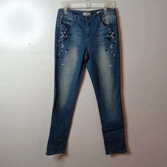 Black Daisy Juniors 11/30 Kate Straight Leg Midrise Embroidered distressed jeans - Picture 1 of 9